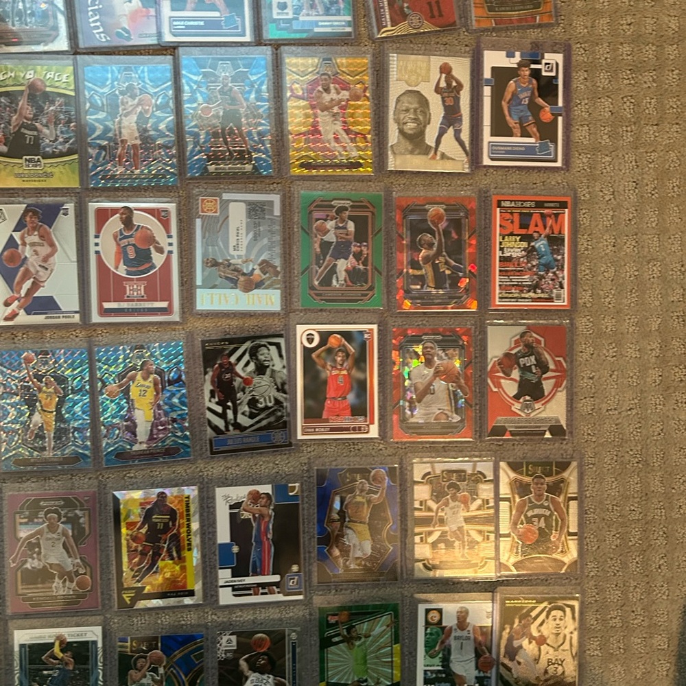 Assorted Basketball Trading Cards Collection - Picture 5 of 6